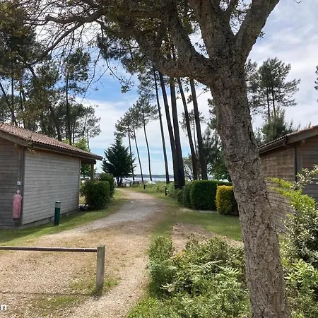 Chalet Renove, Environnement Tres Calme, Piscines Interieure Et Exterieure Chauffees, Bord Du Lac De Biscarosse Parentis Exterior photo