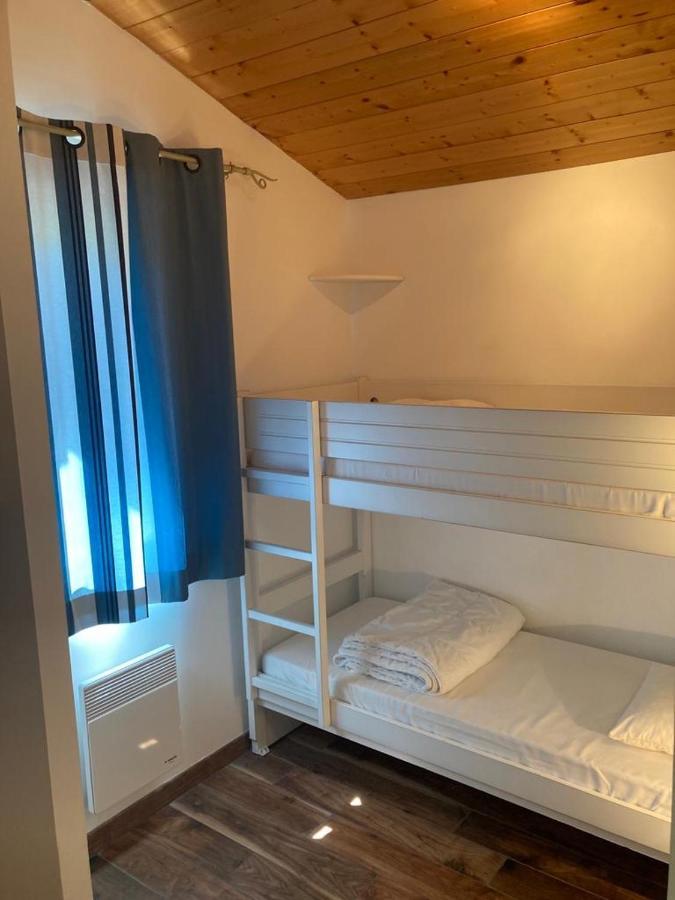 Chalet Maison Entièrement Rénové. Environnement Calme Piscine Chauffée *